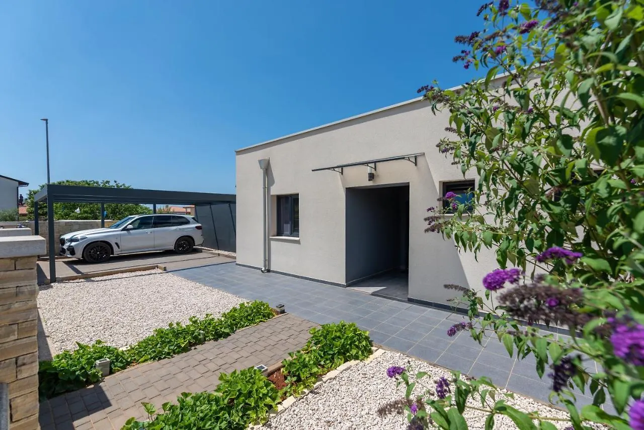 Villa Leandra Novigrad  0*, Novigrad (Istria) Croatia