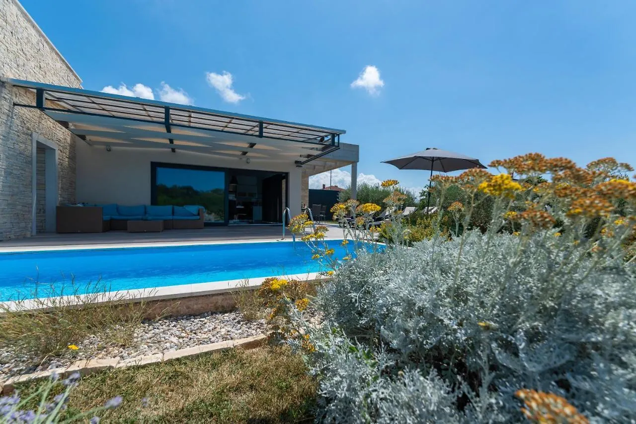 Villa Leandra Novigrad  Croatia