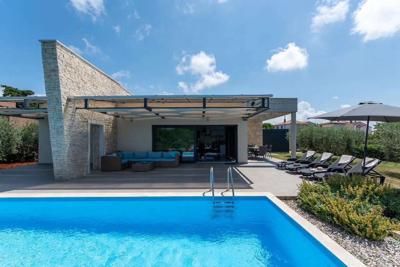 Villa Leandra Novigrad  0*, Novigrad (Istria) Croatia